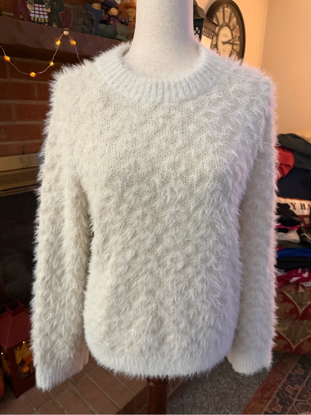 LOFT Ivory Fuzzy Eyelash Knit Crewneck Sweater Size M
